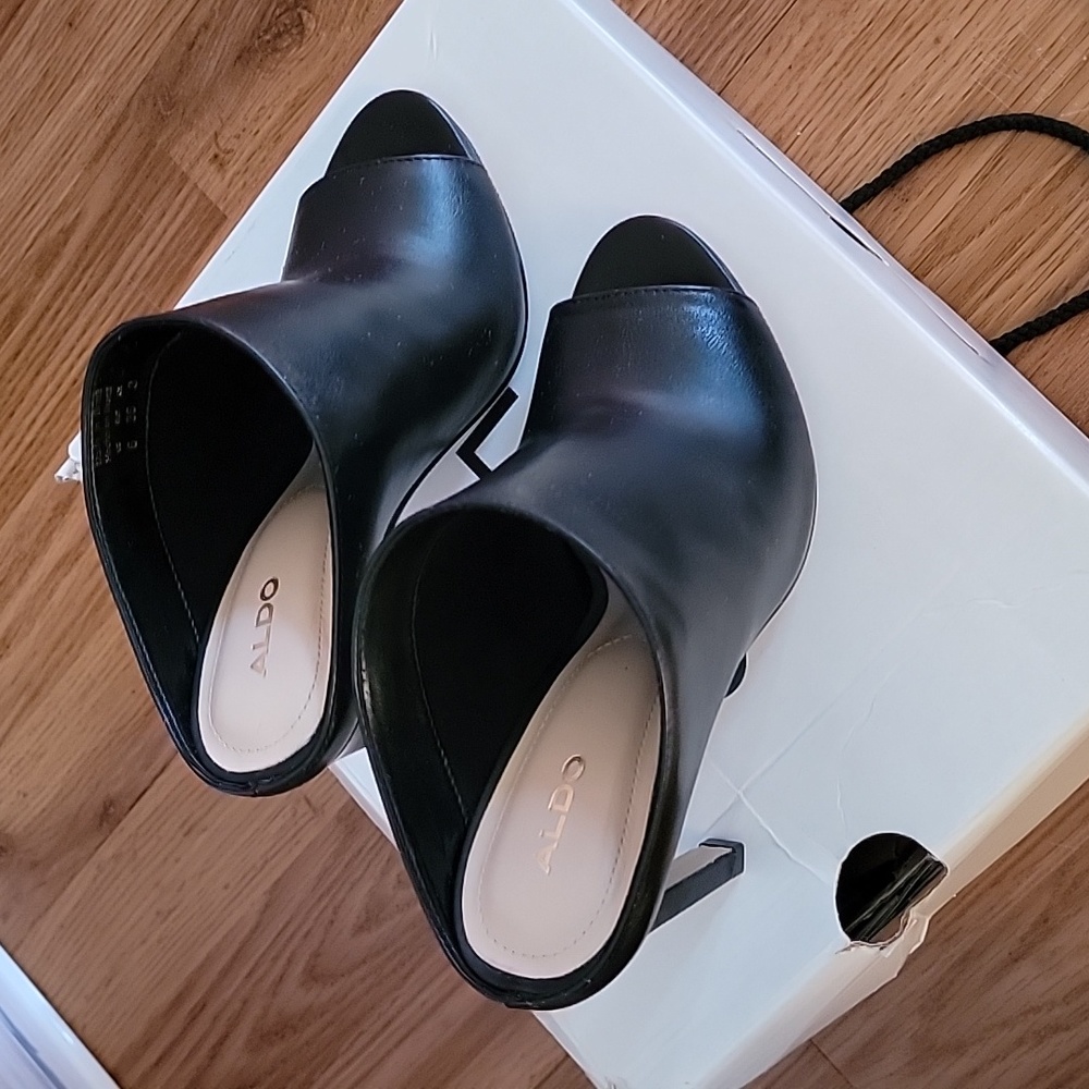 Aldo peep toe heels